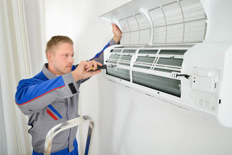 dịch vụ vệ sinh máy lạnh Daikin tại Thủ Đức